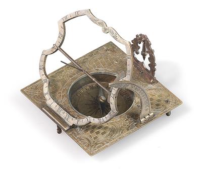 An equinoctial Sundial - Historické vědecké přístroje, globusy a fotoaparáty