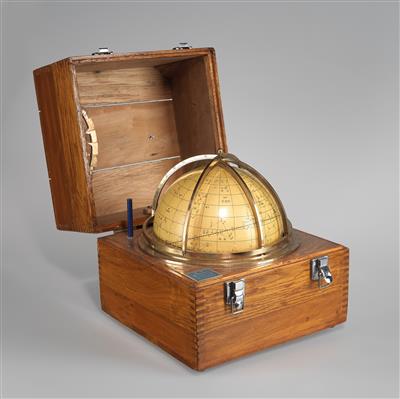 Chinesischer Himmelsglobus - Historische wissenschaftliche Instrumente, Globen und Fotoapparate