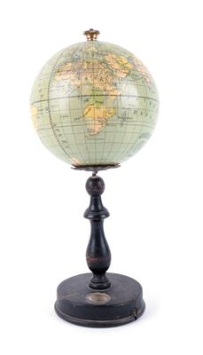 A 19th century miniature terrestrial Globe - Strumenti scientifici, globi d'epoca e macchine fotografiche