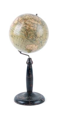 A c. 1910 miniature terrestrial Globe - Historické vědecké přístroje, globusy a fotoaparáty