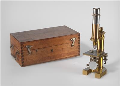 A c. 1895 Carl Reichert lacquered brass Microscope - Historické vědecké přístroje, globusy a fotoaparáty