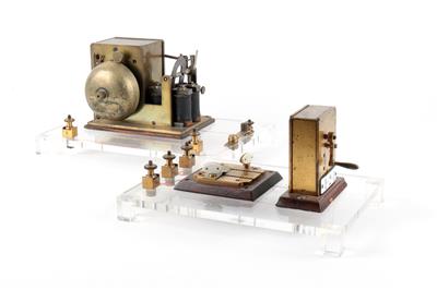 Two rare Austrian Telegraph instruments - Historické vědecké přístroje, globusy a fotoaparáty
