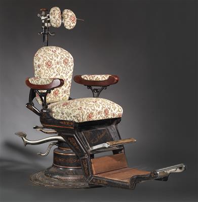 The Favorite Columbia Dental Chair - Historické vědecké přístroje, globusy a fotoaparáty