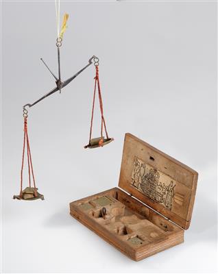 A German Coin Scale - Strumenti scientifici, globi d'epoca e macchine fotografiche