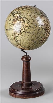 A German terrestrial Globe - Strumenti scientifici e globi d'epoca; Macchine fotografiche d'epoca e accessori