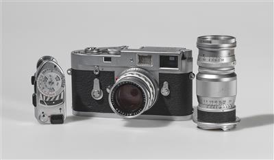 LEICA M2 - Historische wissenschaftliche Instrumente und Globen; Klassische Fotoapparate und Zubehör