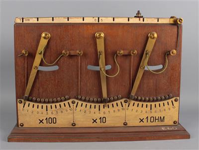 Widerstandstafel um 1900 - Watches, technology and curiosities