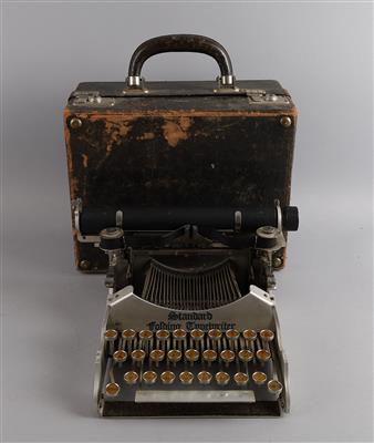 Standard Folding Typewriter - Uhren, Technik und Kuriositäten
