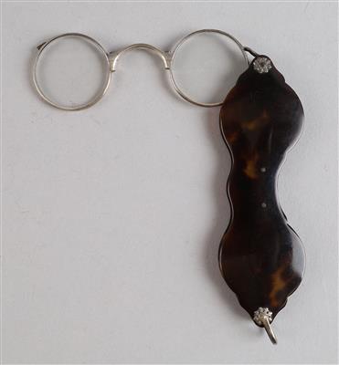 Frühe Schalen-Lorgnette Schildpatt/Silber - Uhren, Technik, Kuriositäten & eine Sammlung historischer Brillen