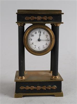 Miniatur Bronze Portikusuhr, - Clocks, Science, and Curiosities including a Collection of glasses