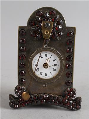 Miniatur Tischzappler, - Uhren, Technik, Kuriositäten & eine Sammlung historischer Brillen