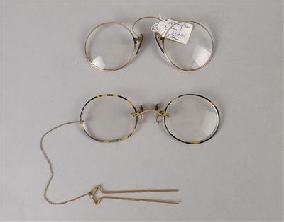 Zwei Zwicker mit Double-Montierung und einem schönen Silber Brillenetui - Uhren, Technik, Kuriosa & Photographica