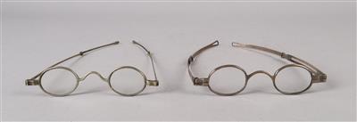 Zwei Brillen aus Silber - Uhren, Technik, Kuriositäten & Photographica