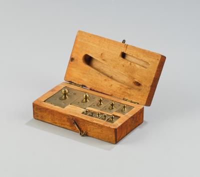 A decimal customs weight box - The Dr. Eiselmayr scales & weights collection