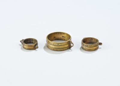 A ring sundial, 18th century - The Dr. Eiselmayr scales & weights collection