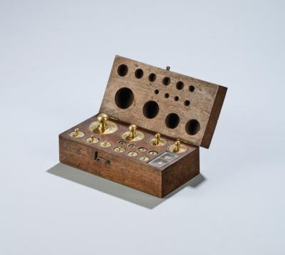 A Viennese coin weight box - Sbírka vah a závaží Dr. Eiselmayr