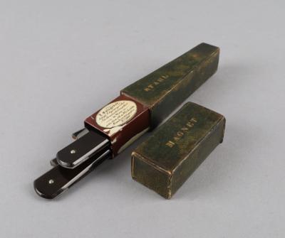 Zwei Rasiermesser in Lederetui - Clocks, Science, Curiosities & Photographica