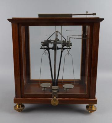 Analytische Waage - Clocks, Science, Curiosities & Photographica