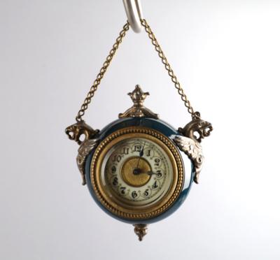 Konvolut Wecker und Hängeuhr: - Clocks, Science, Curiosities & Photographica