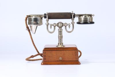 Tischtelefon um 1910 - Orologi, tecnologia e curiosità