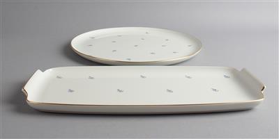 1 Tortenplatte Dm. 30 cm, 1 Sandwichplatte Länge 35 cm, - Decorative Porcelain and Silverware