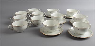 6 Bouillontassen, 6 Teetassen, 6 Untertassen, - Decorative Porcelain and Silverware