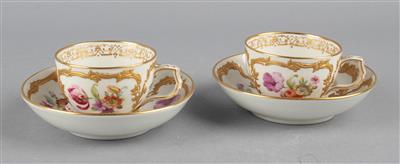 2 KPM Mokkatassen mit Untertassen, - Decorative Porcelain and Silverware