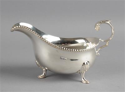 Englische Saucier, - Decorative Porcelain and Silverware