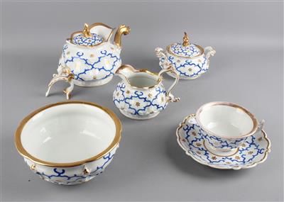 Teeservice: - Decorative Porcelain and Silverware