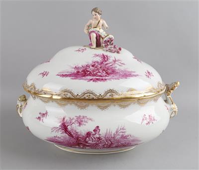 Meissen Deckelterrine, - Decorative Porcelain and Silverware