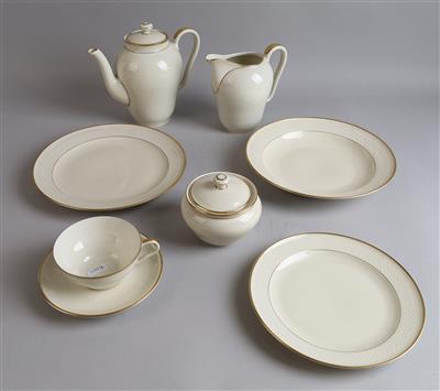 Tee- und Speiseserviceteile, - Decorative Porcelain and Silverware