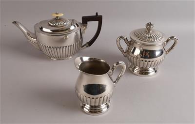 H. J. Linton - französische Teekanne, - Decorative Porcelain and Silverware