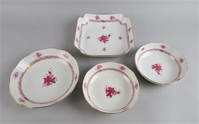 Herend - 2 runde Schüsseln, Dm. 19,5 cm, 1 runde Schüssel Dm. 24,5 cm, 1 eckige Schüssel 26 x 26 cm, - Decorative Porcelain and Silverware