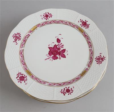 Herend - 7 Speiseteller, - Decorative Porcelain and Silverware