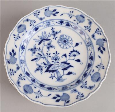 6 Zwiebelmuster Dessertteller, Meissen um 1850-88, - Decorative Porcelain and Silverware