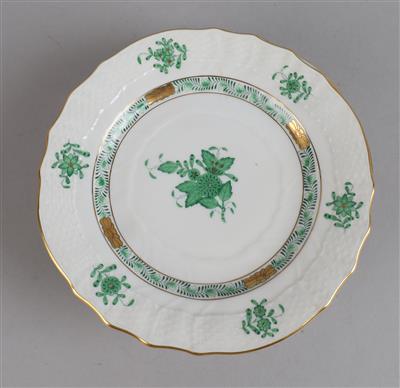 Herend - 6 kleine Dessertteller Dm. 15,5 cm, 1 zweiarmiger Kerzenständer, - Decorative Porcelain and Silverware