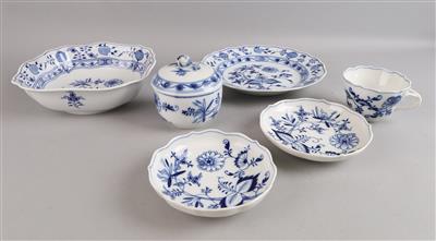 Zwiebelmuster Teile - Decorative Porcelain and Silverware