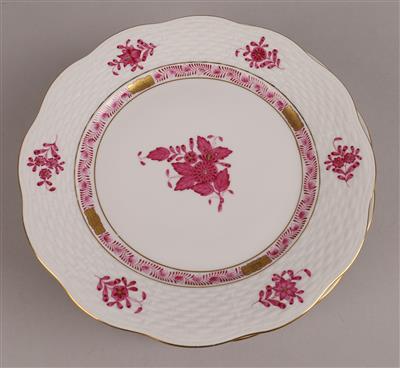 Herend - 8 große Dessertteller, - Decorative Porcelain & Silverware