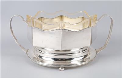 Große Henkelschale mit Glaseinsatz, - Decorative Porcelain and Silverware