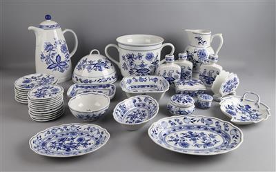 Dubi Zwiebelmuster Serviceteile: - Decorative Porcelain and Silverware