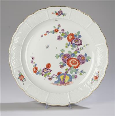 Große Platte mit den "drei Freunden des Winters", Meißen, - Decorative Porcelain and Silverware