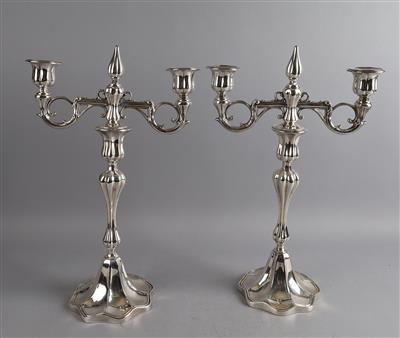 Paar zweiflammige Kerzenleuchter, - Dekorativní porcelán a stříbro