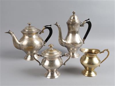 Tee- und Kaffeegarnitur, - Dekorativní porcelán a stříbro