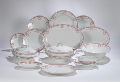 Herrschaftliches Speiseservice, Carl Fanz Krister, Waldenburg um 1920 - Decorative Porcelain & Silverware