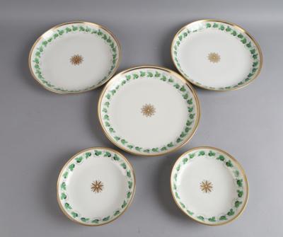 Augarten - 3 flache Gebäckschalen, 2 kleine Schüsseln, - Decorative Porcelain & Silverware