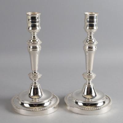 Christofle - 2 Kerzenleuchter, Form Perles, - Decorative Porcelain & Silverware