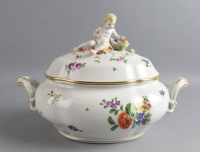 Ovale Deckelterrine, Wiener Porzellanmanufaktur Augarten, - Decorative Porcelain & Silverware