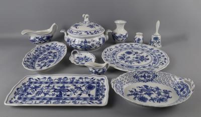 Dubi Zwiebelmuster Serviceteile: - Decorative Porcelain and Silverware