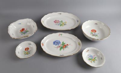 Meissen - 1 eckige, 1 runde Schüssel, 2 kleine Salatschalen, 2 ovale Platten, - Decorative Porcelain and Silverware