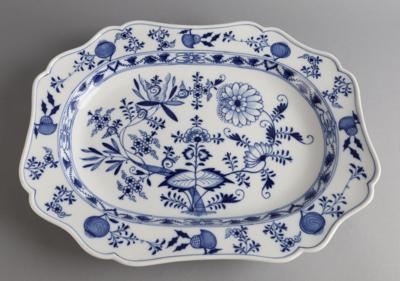 Meissen Zwiebelmuster Platte, - Decorative Porcelain and Silverware